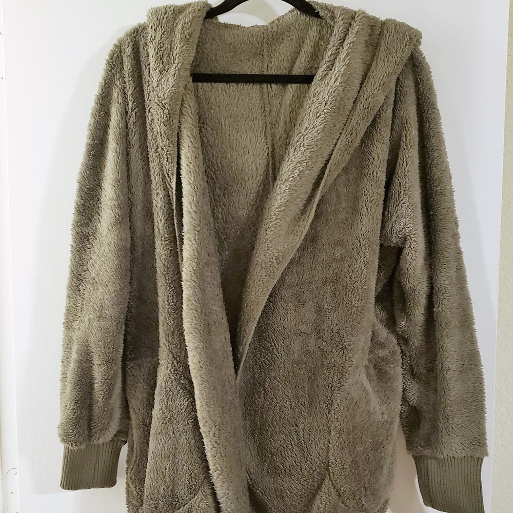 SUPER SOFT! ✨ Plush Fleece Hooded Cardigan - Picture 6 of 6